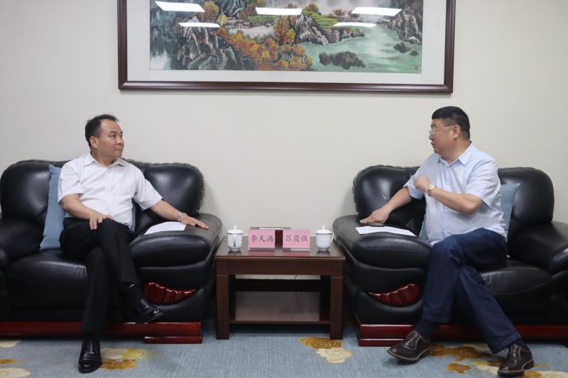 李天滿會(huì)見(jiàn)四川大學(xué)全球創(chuàng)聯(lián)常務(wù)副會(huì)長(zhǎng)、四川會(huì)長(zhǎng)呂藺強(qiáng)一行