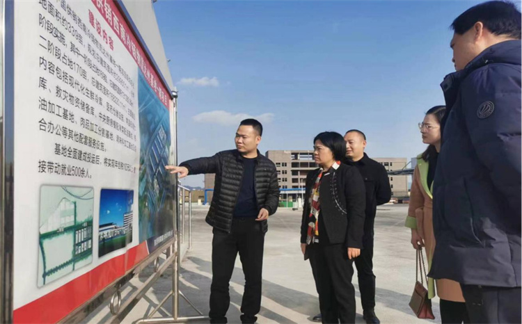 達(dá)州市婦聯(lián)主席趙本權(quán)帶隊(duì)到四川供銷西南冷鏈物流基地開展調(diào)研、慰問工作